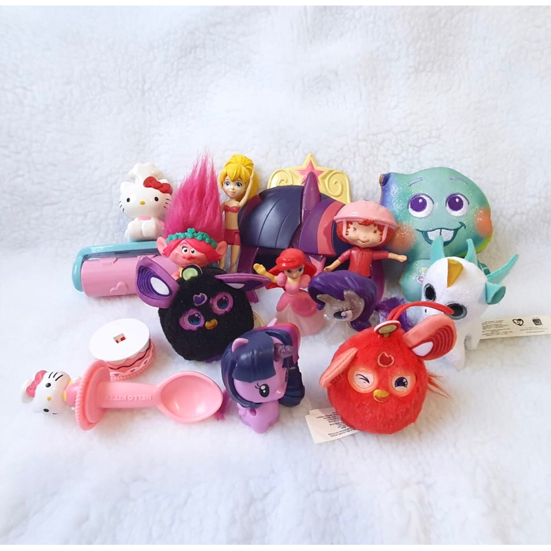 Brinquedo mc Donalds trolls hello kitty furby moranguinho my