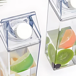 Garrafa de Acrílico Plástico Sem BPA Resistente Geladeira Água Suco Leite Chá Quadrada Caixa Com Tampa Bebida Frasco + Kit Adesivos Resistente 500ml