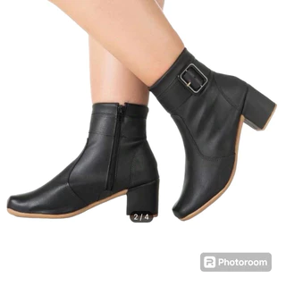 Bota Feminina Coturno Fivela Ziper Salto Bloco Baixo Boot Preto Off White Moderna Elegante Festa