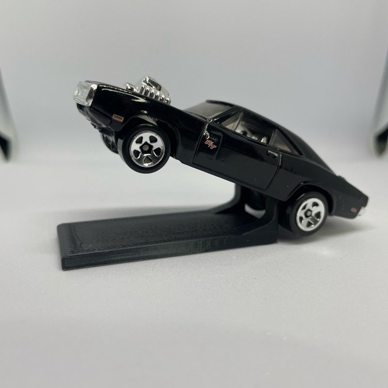 Suporte para carrinhos/Peça de Exposição para Carrinhos HotWheels - Efeito Empinado/Miniaturas 1:64/Expositor