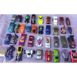 Miniaturas hotwheels semi novos
