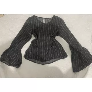 Blusinha estampada manga morcego (tamanho P)