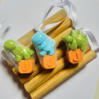 30 Lembrancinha Dinossauro Com Letrinha Cha de Bebe Maternidade em Oferta na Shopee
