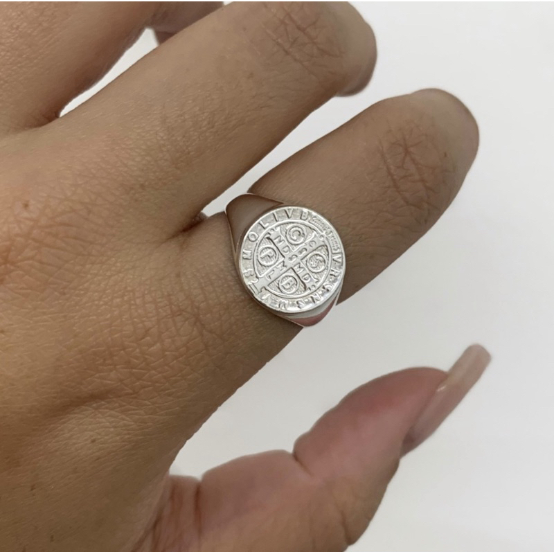 Anel São Bento em prata 925 de Lei tamanho médio