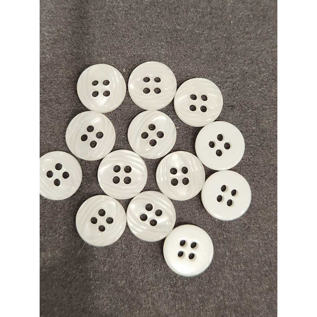 Botão para roupa,plástico,cor perolado,pct com 144 PCs ,botão infantil ...