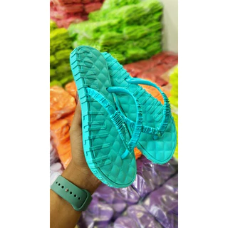 Chinelo de Dedo Rasteirinha em Alto Relevo Anitta Modinha Cores Neon