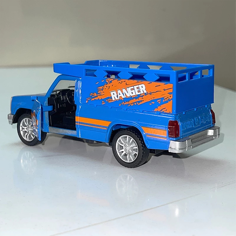 Miniatura de carrinho de ferro Picape Nissan Junior Zamyad Z24