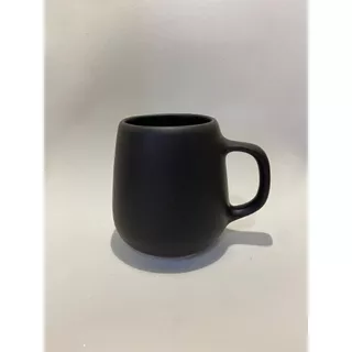 Caneca Artesanal de Procelana Fosca Preta
