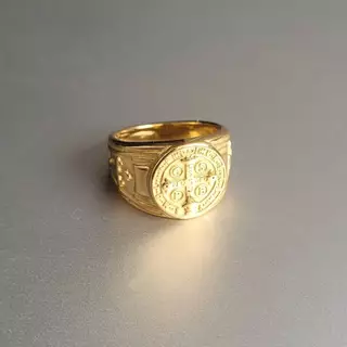 Anel Masculino Dedeira São Bento Dourado de Aço Inoxidável 316L