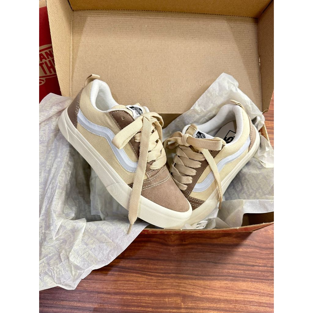 TENIS CASUAL KNU SKOOL BEGE & MARROM LANÇAMENTO PALMILHA GEL ENVIO IMEDIATO