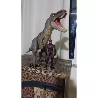 Tiranossauro Rex de Batalha, dinossauro Jurassic World Mattel, demolidor não incluso