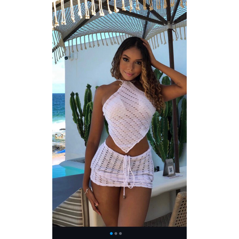 Conjunto Saída de Praia de Tricot Saia e Top Cropped de Tricot