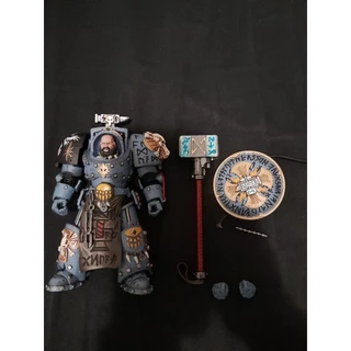 Joytoy warhammer 40k Space wolve Arjac (Usado)