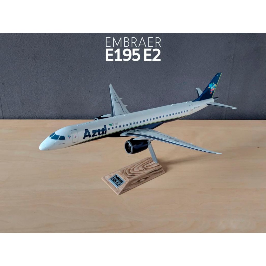 Avião Embraer E-195 E2 Para Colecionismo Escala 1:100