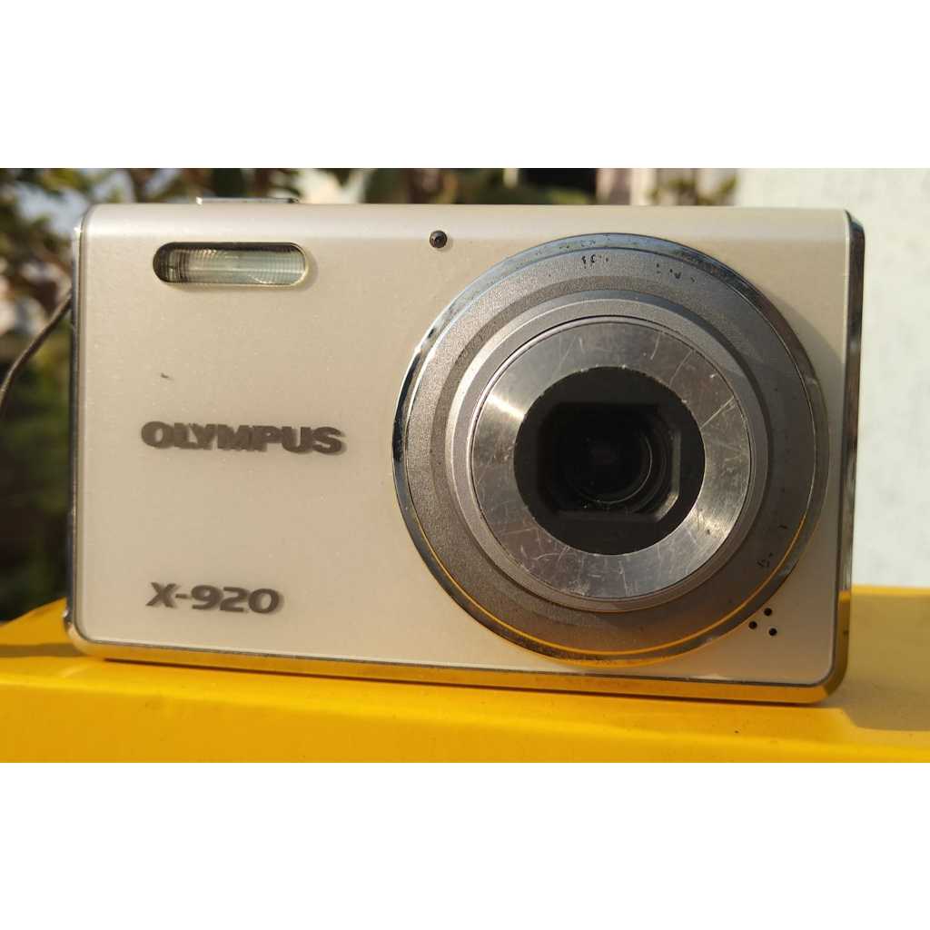 Câmera Digital Olympus X-920 12 MPX 4X Zoom LCD 2.7 Leia