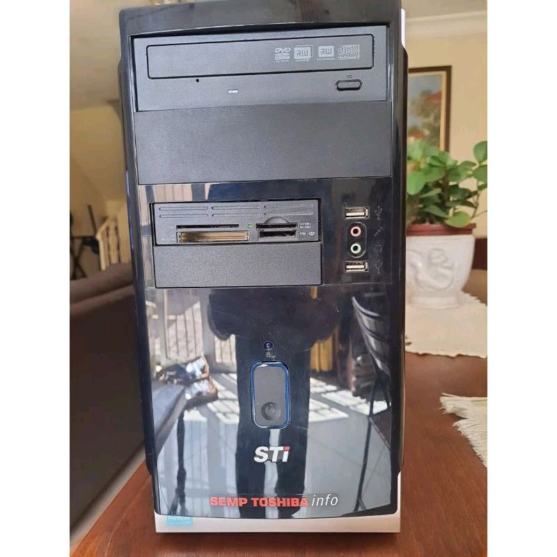 Computador Semp Toshiba info, somente o PC que precisa de formatação ...