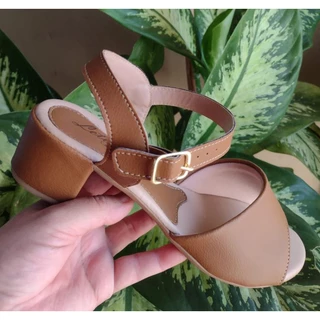 Sandália salto baixo 4 cm