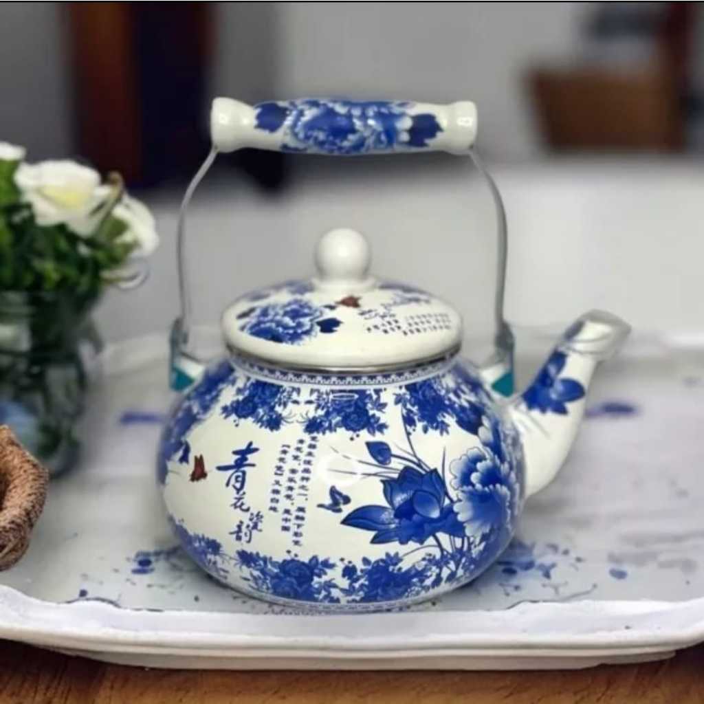 Chaleira Bule Esmaltada Elegante Flores Azuis 2,5 L que vai em fogão de indução