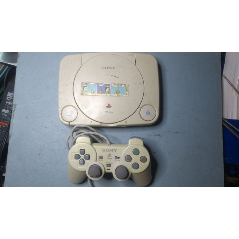 Playstation 1 com detalhes N701