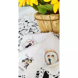 kit com 150 guardanapos personalizados para casamento tamanho 24x24 com acabamento em overloque