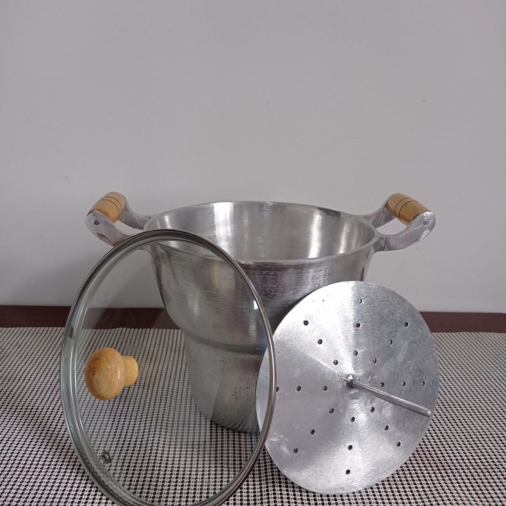 Cuscuzeiro De Alumínio Batido/ Fundido Grande N20 C/ Tampa De Vidro Ou Tampa De Aluminio