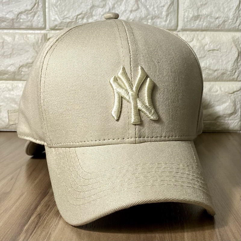 Boné Nude New York NY NYC Feminino Caqui Bege Creme Masculino Combina com tudo e com qualquer look!
