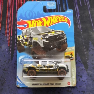 Hot Wheels | 19 Chevy Silverado Trail Boss LT ZAMAC