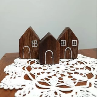 Conjunto de casinhas decorativas em madeira de demolição
