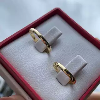 Par de Aliança Abaulada 3MM Noivado Casamento Banhada a Ouro 18K Anel Solitário