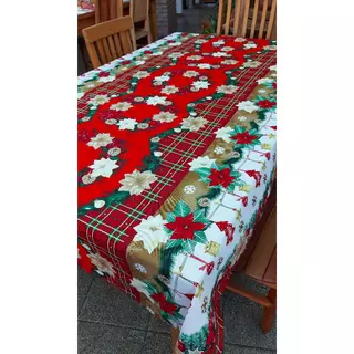 Toalha De Mesa de Natal Retangular 4 Lugares Natalina 1,50x1,50m Oxford Estampada Papai Noel