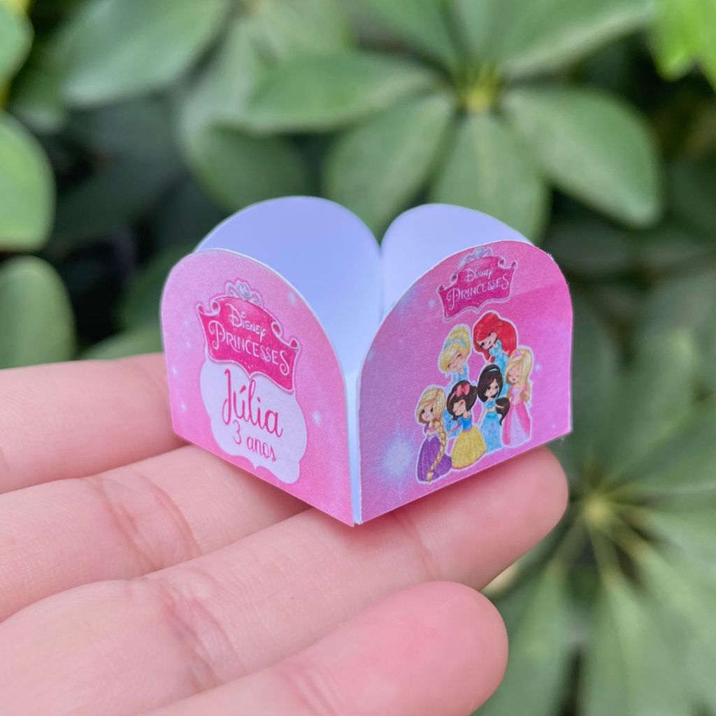 Forminha de brigadeiro personalizada Princesas Cute baby