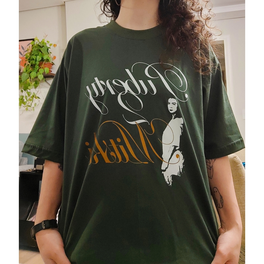 CAMISETA OVERSIZED MITSKI