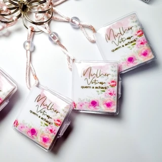 Chaveiro Bíblia Mulher Virtuosa Flores Rosas com Pérola. Kit 12 Pçs. (b06) em Oferta na Shopee