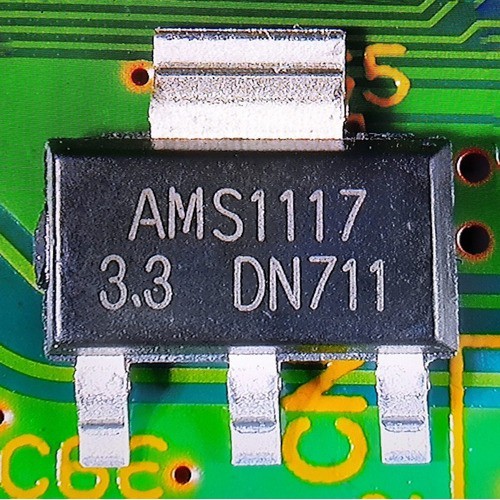 50 Pezzi Regolatore Di Tensione AMS1117-5.0 5V 1A SOT-223 - NUOVO - Lotto Da 50