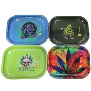 Bandeja de Metal Tokahauu Diversas Estampas.