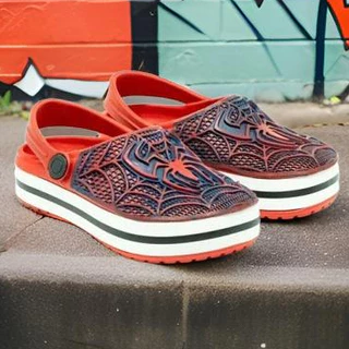 Crocs Infantis do Homem-Aranha: Conforto e Estilo para os Pequenos Super-Heróis