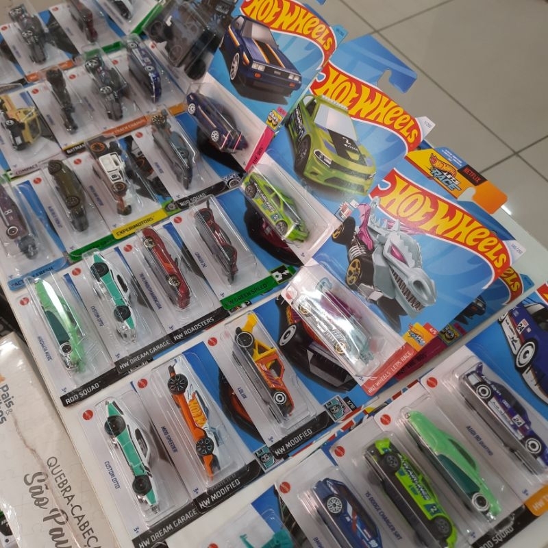 Hot Wheels diversos modelos para escolher miniatura carrinho hotwheels
