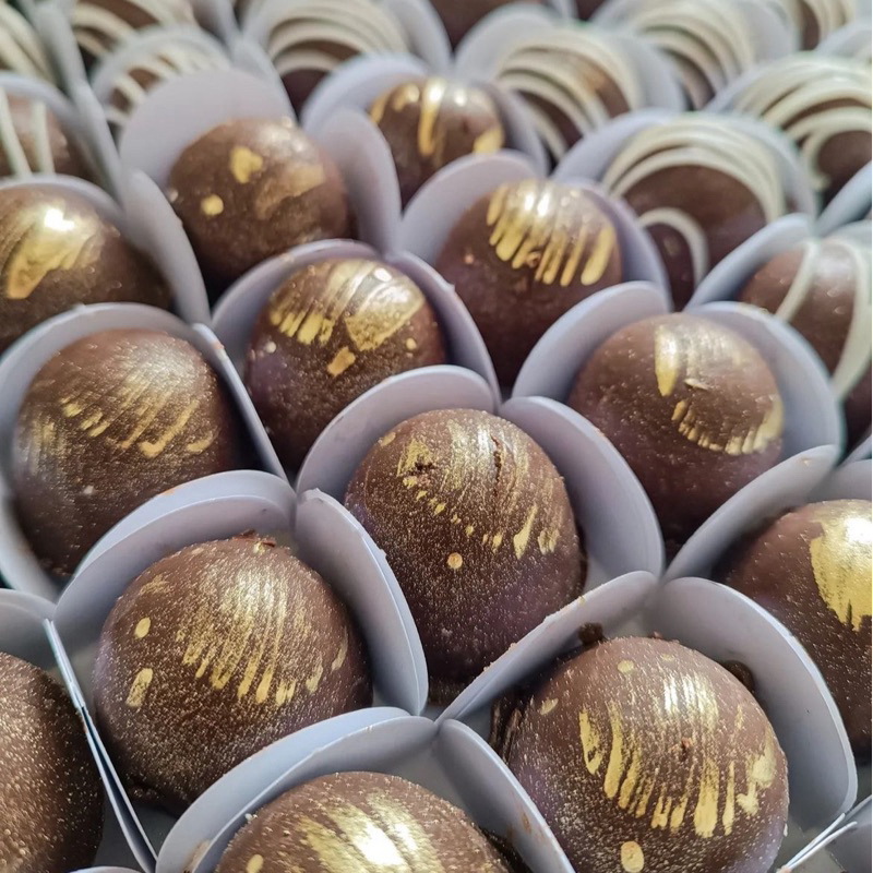 Trufas 50 mini personalizadas para festa | Shopee Brasil