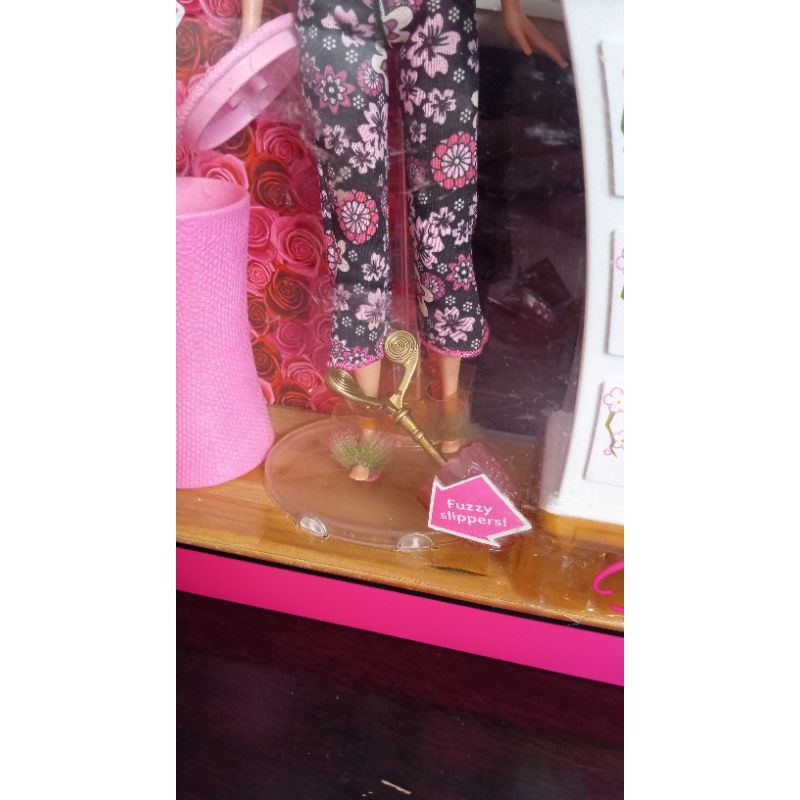 Barbie Fashion Fever - Dress Up Dresser (2005) | Shopee Brasil