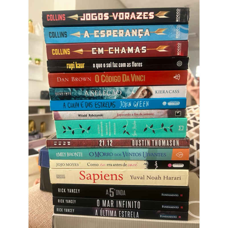 desapego de livros variados de romance, ficção, fantasia e nacionais