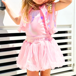 Conjunto Infantil Três Peças Shorts Saia Tule Balonê Blusa Alcinha Coração Colete Cropped