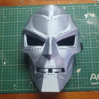 mascara doutor destino ou Marvel Doctor Doom