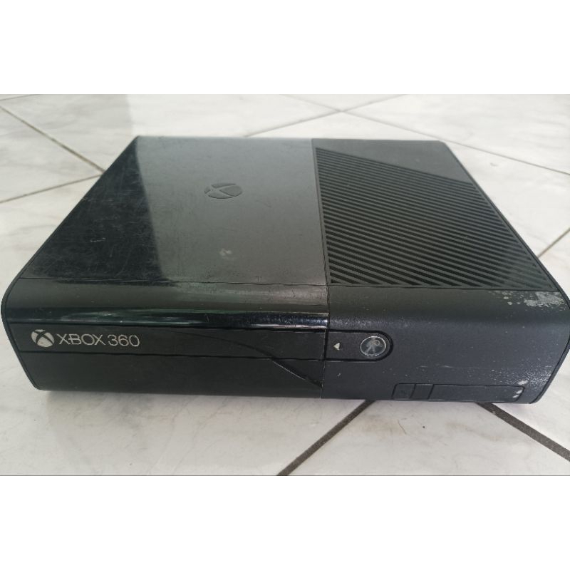 XBOX360 COM DEFEITO.