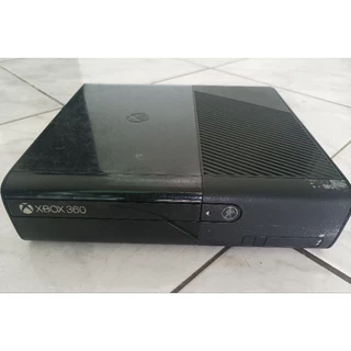 XBOX360 COM DEFEITO.