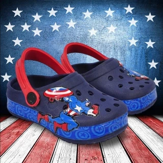 Babuche Crocs Infantil Capitão América - Para Pequenos Heróis em Ação!