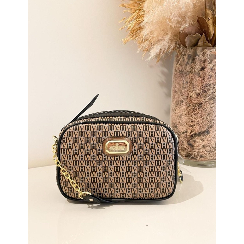 BOLSA VICTOR HUGO PREMIUM TRANSVERSAL | Shopee Brasil