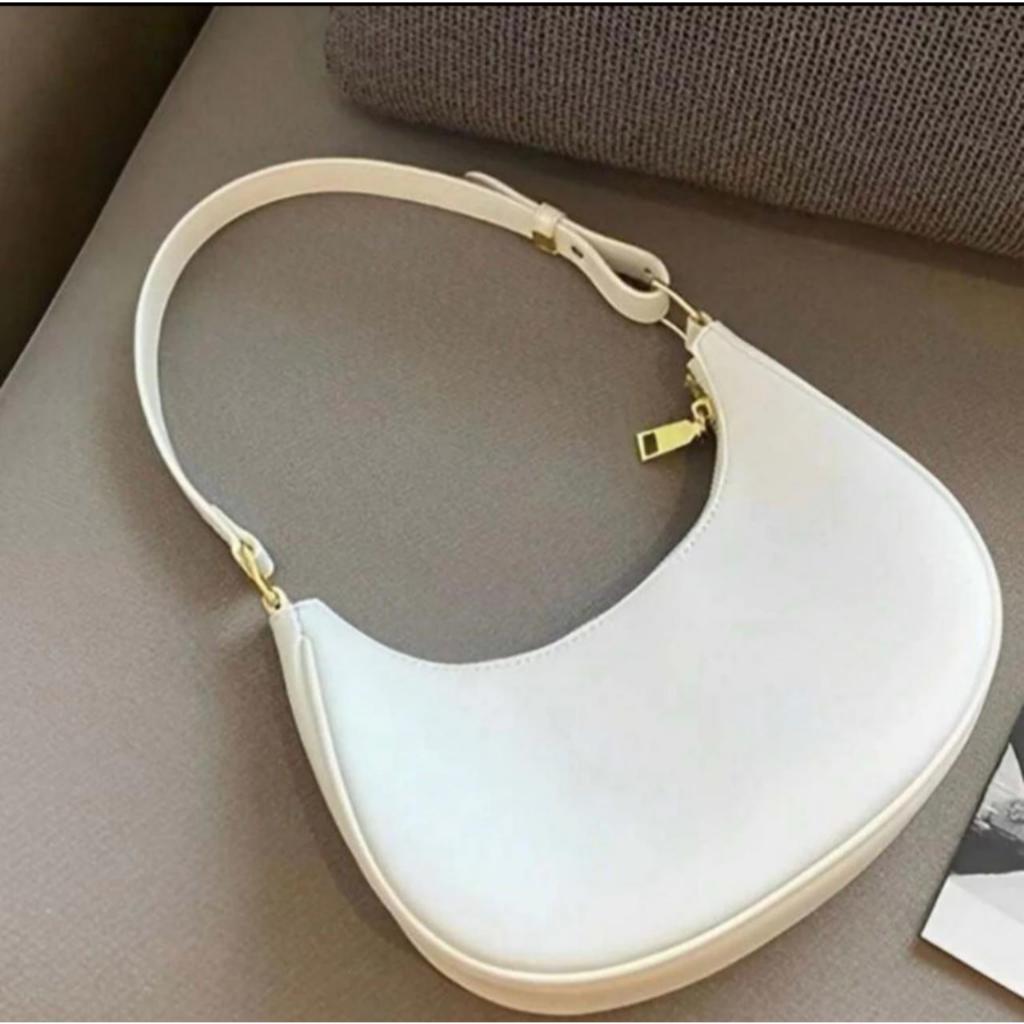 Bolsa Feminina Meia Lua Branca Pequena skybag Estilosa