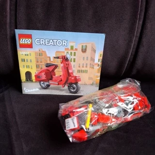 Lego creator Vespa