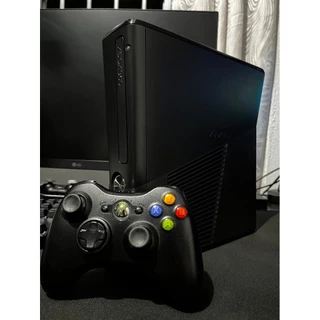 Console Xbox 360 Slim 4GB c/ Controle Original e Kinect