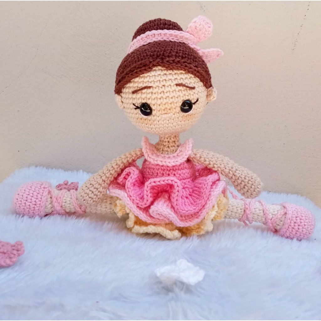 Boneca Bailarina de Amigurumi
